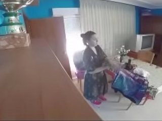 Una mujer viuda se hace la enferma para que el intern venga o casa y poder comerse su polla gui114